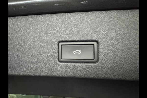 Volkswagen T-Roc 1.5 TSI Life Business Pano|Dodehoek|ACC|Memory|Keyless|Camera