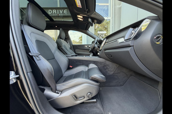 Volvo XC60 2.0 T6 Plug-in hybrid AWD Plus Black Edition |Pano|H/K|Trekhaak|AllSeason