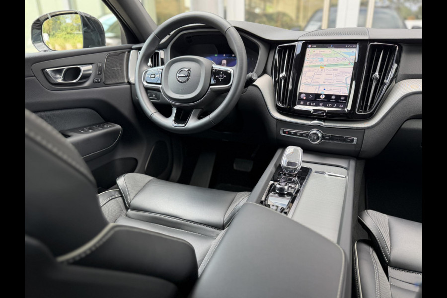 Volvo XC60 2.0 T6 Plug-in hybrid AWD Plus Black Edition |Pano|H/K|Trekhaak|AllSeason