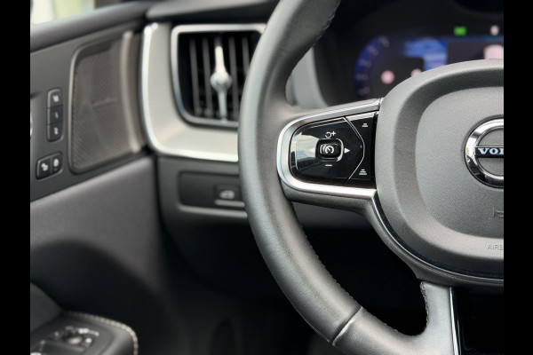 Volvo XC60 2.0 T6 Plug-in hybrid AWD Plus Black Edition |Pano|H/K|Trekhaak|AllSeason