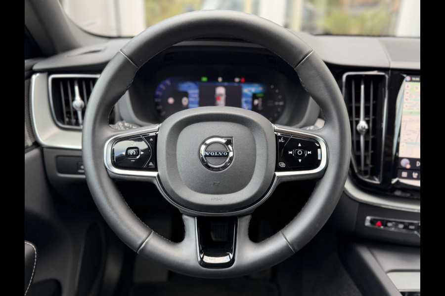 Volvo XC60 2.0 T6 Plug-in hybrid AWD Plus Black Edition |Pano|H/K|Trekhaak|AllSeason