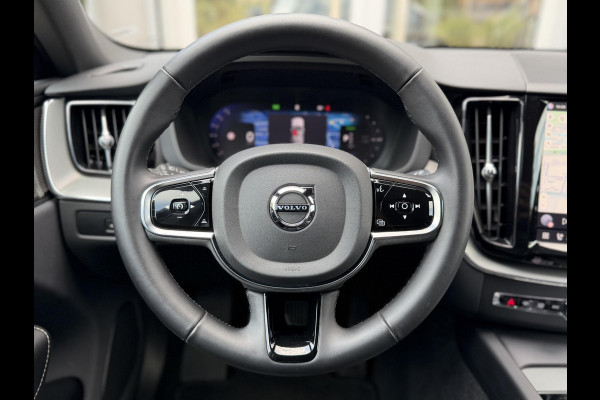 Volvo XC60 2.0 T6 Plug-in hybrid AWD Plus Black Edition |Pano|H/K|Trekhaak|AllSeason