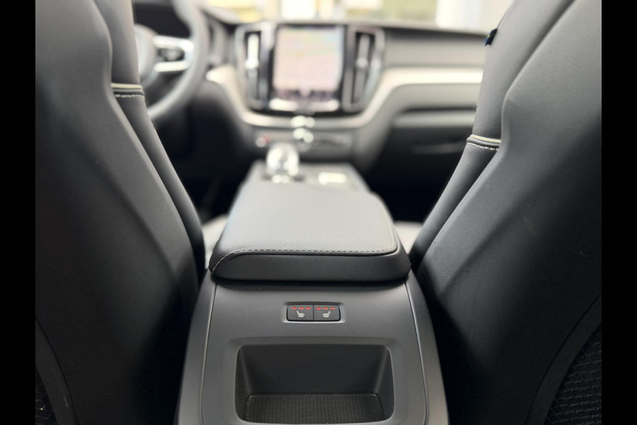 Volvo XC60 2.0 T6 Plug-in hybrid AWD Plus Black Edition |Pano|H/K|Trekhaak|AllSeason