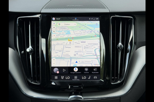 Volvo XC60 2.0 T6 Plug-in hybrid AWD Plus Black Edition |Pano|H/K|Trekhaak|AllSeason