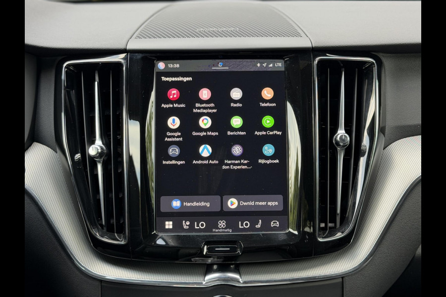 Volvo XC60 2.0 T6 Plug-in hybrid AWD Plus Black Edition |Pano|H/K|Trekhaak|AllSeason