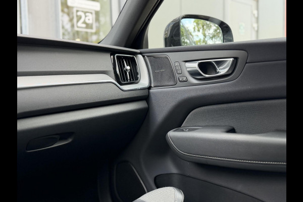 Volvo XC60 2.0 T6 Plug-in hybrid AWD Plus Black Edition |Pano|H/K|Trekhaak|AllSeason