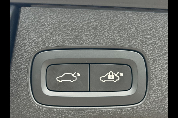 Volvo XC60 2.0 T6 Plug-in hybrid AWD Plus Black Edition |Pano|H/K|Trekhaak|AllSeason