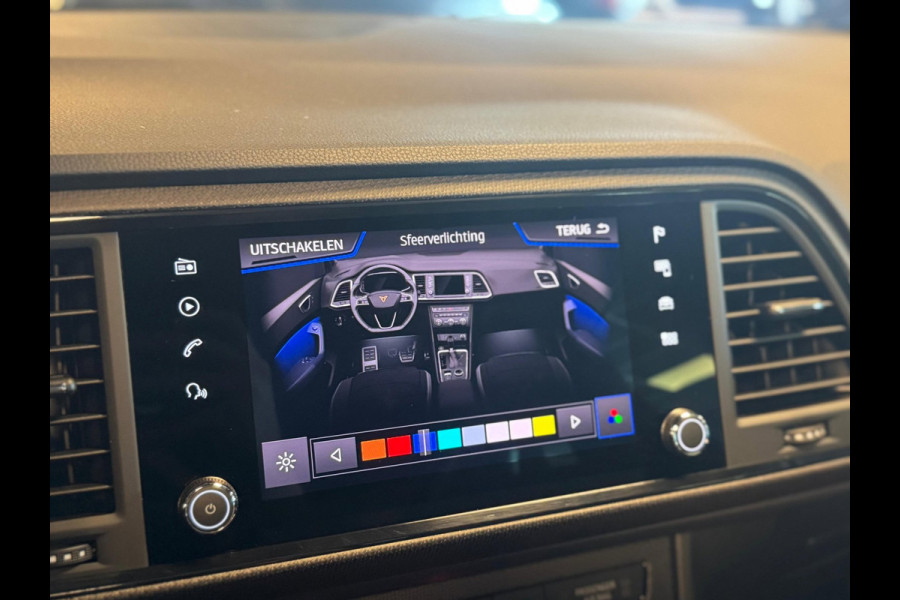 CUPRA Ateca 2.0 TSI 4DRIVE / Carbon / Brembo / Pano / Beats / 360 Camera / Kuipstoelen / Keyless / Sfeerverlichting / Carplay /DAB