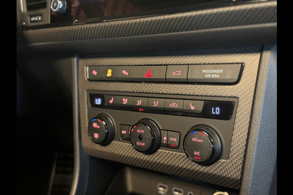 CUPRA Ateca 2.0 TSI 4DRIVE / Carbon / Brembo / Pano / Beats / 360 Camera / Kuipstoelen / Keyless / Sfeerverlichting / Carplay /DAB
