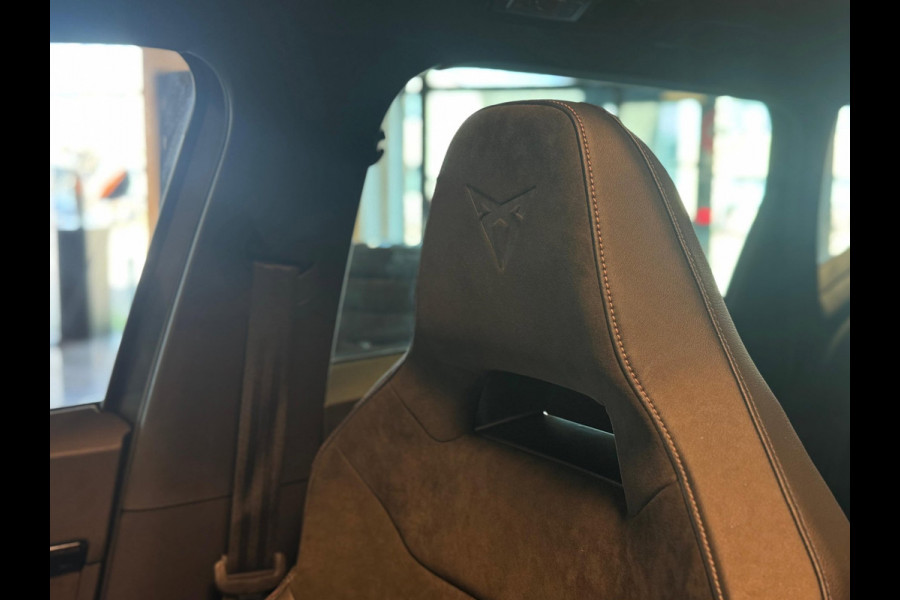 CUPRA Ateca 2.0 TSI 4DRIVE / Carbon / Brembo / Pano / Beats / 360 Camera / Kuipstoelen / Keyless / Sfeerverlichting / Carplay /DAB