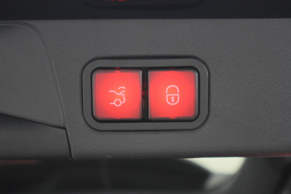 Mercedes-Benz B-Klasse 250 e Business Line Camera, Cruise, Apple Carplay, LED, PDC, Sfeerverlichting, Trekhaak, 18''