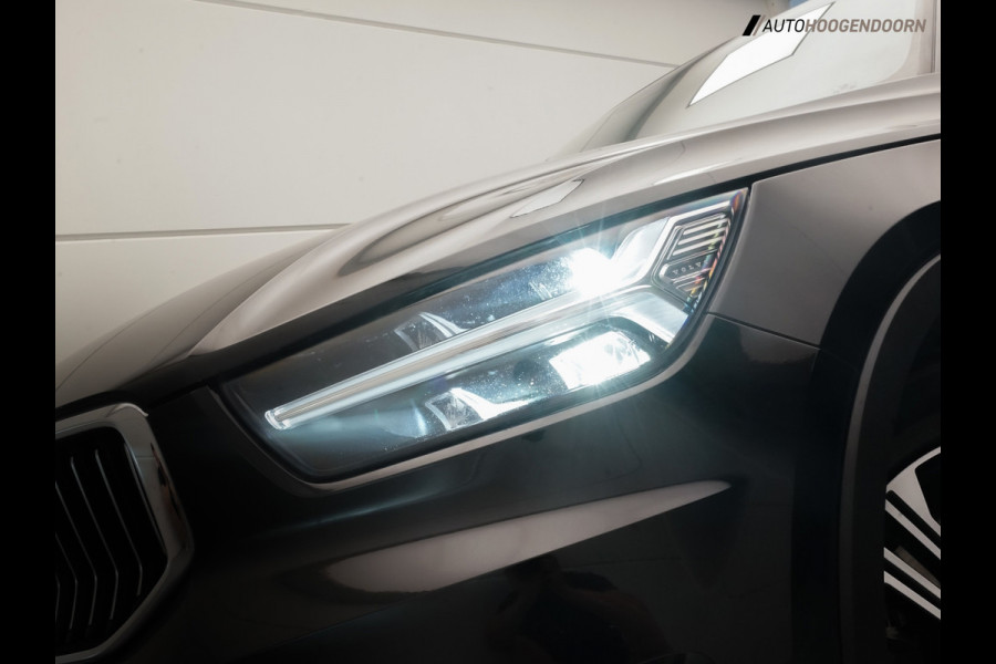 Volvo XC40 1.5 T4 Recharge Inscription Expression (APPLE CARPLAY,KEYLESS,STUUR-STOELVERWARMING,PARKEERSENSOREN,COMFORT-STOELEN)