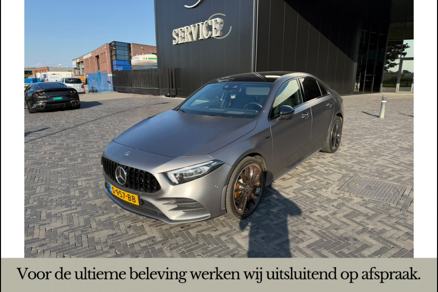 Mercedes-Benz A-Klasse 250 e AMG Limousine Night|HUD|Pano|360°|Sfeer|Widescreen MBUX|19" AMG
