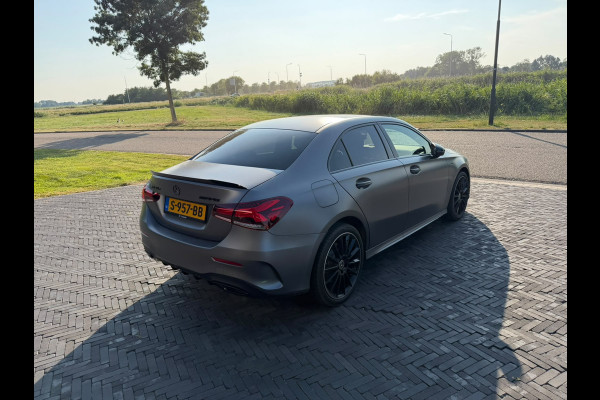 Mercedes-Benz A-Klasse 250 e AMG Limousine Night|HUD|Pano|360°|Sfeer|Widescreen MBUX|19" AMG