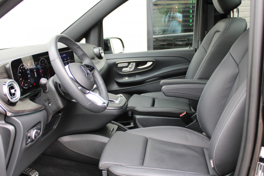 Mercedes-Benz V-Klasse 300d / AMG / DC / Luchtvering / Pano / Elec Stoelen / Burmester / Vol Opties / NIEUWSTAAT.