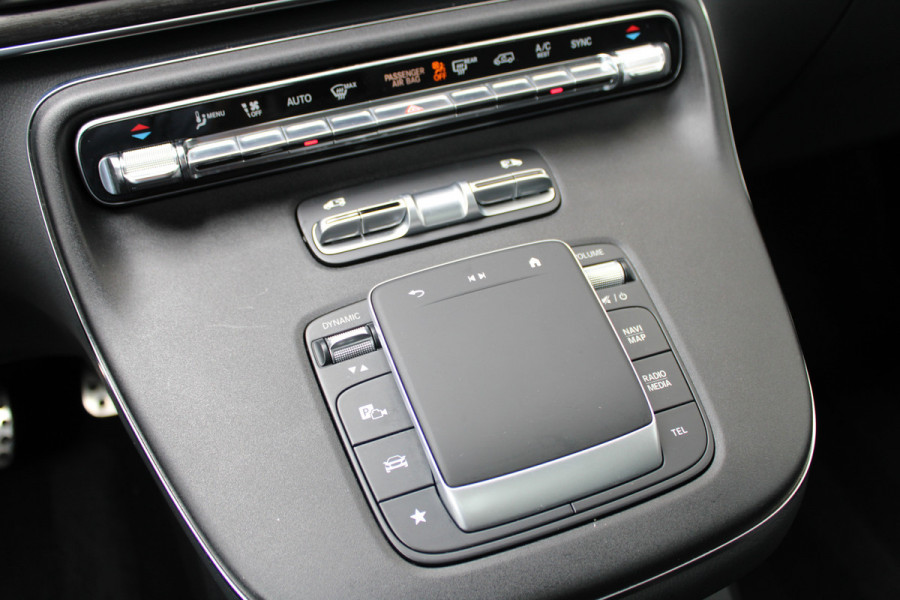 Mercedes-Benz V-Klasse 300d / AMG / DC / Luchtvering / Pano / Elec Stoelen / Burmester / Vol Opties / NIEUWSTAAT.