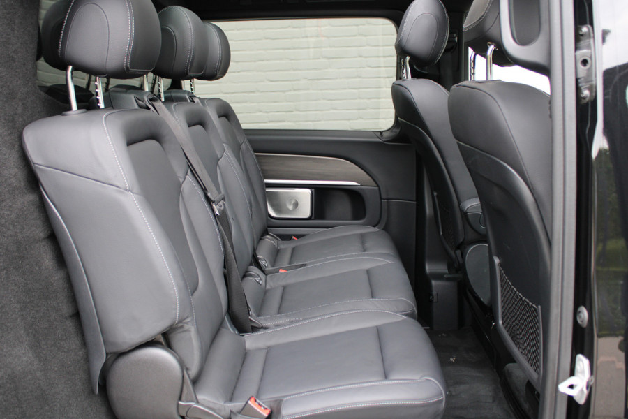 Mercedes-Benz V-Klasse 300d / AMG / DC / Luchtvering / Pano / Elec Stoelen / Burmester / Vol Opties / NIEUWSTAAT.