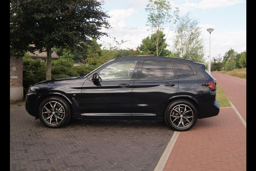 BMW iX3 Executive 80 kWh | Facelift Model | Shadow Line | Panoramadak | Camera | Sfeerverlichting | NL-Auto |