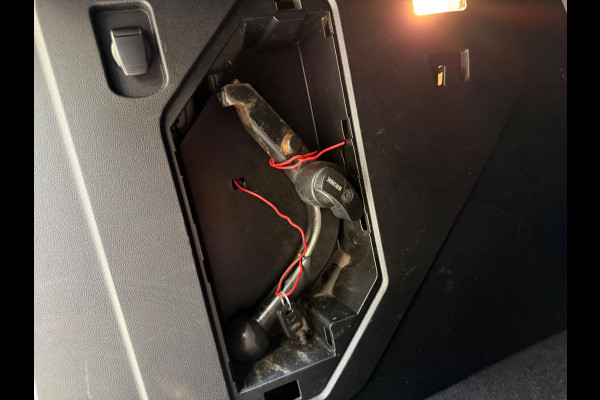 Renault Kangoo TCe 130 EDC Techno Afn. trekhaak / Carplay / Camera / P-sensoren rondom