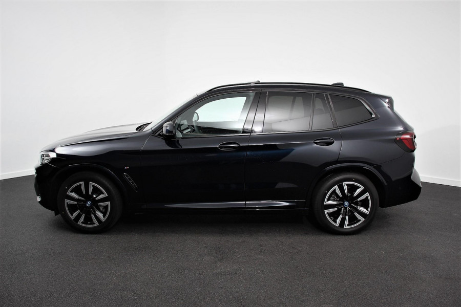 BMW iX3 Executive M-Sport 80 kWh Leder Panoramisch Schuif-Kantel dak Camera Elektrisch bedienbare achterklep Climate control