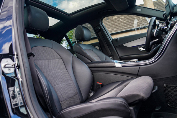Mercedes-Benz C-Klasse 180 Sport Edition Premium Plus | Dubbele Panorama | AMG Pakket | Stoelverwarming | Xenon / LED | Sfeerverli