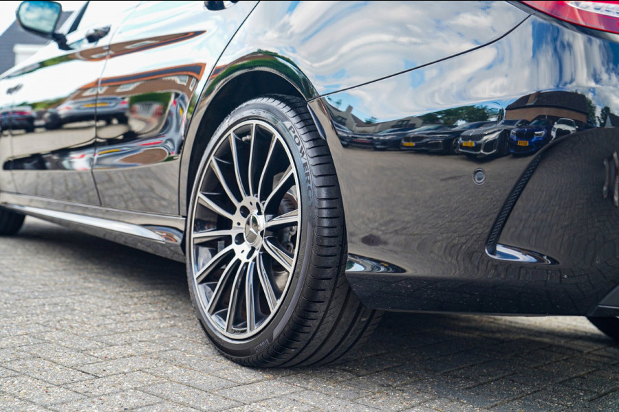 Mercedes-Benz C-Klasse 180 Sport Edition Premium Plus | Dubbele Panorama | AMG Pakket | Stoelverwarming | Xenon / LED | Sfeerverli