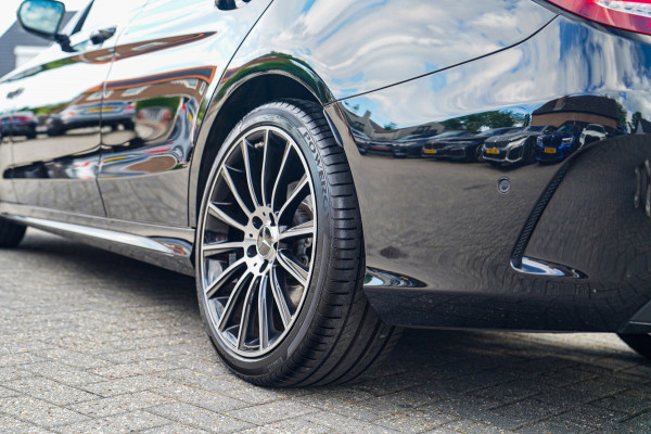Mercedes-Benz C-Klasse 180 Sport Edition Premium Plus | Dubbele Panorama | AMG Pakket | Stoelverwarming | Xenon / LED | Sfeerverli