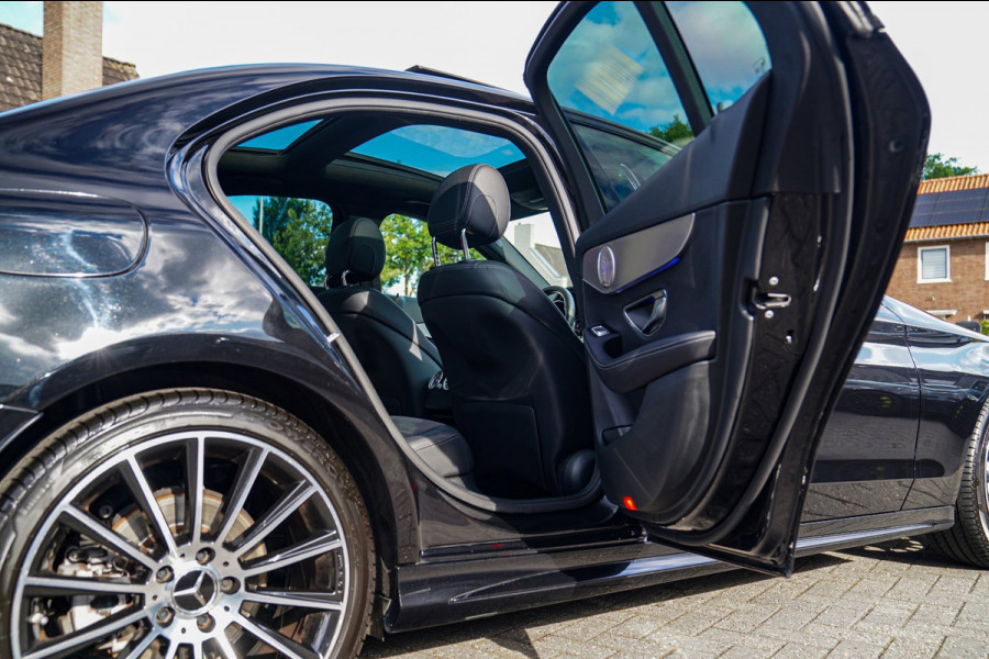 Mercedes-Benz C-Klasse 180 Sport Edition Premium Plus | Dubbele Panorama | AMG Pakket | Stoelverwarming | Xenon / LED | Sfeerverli