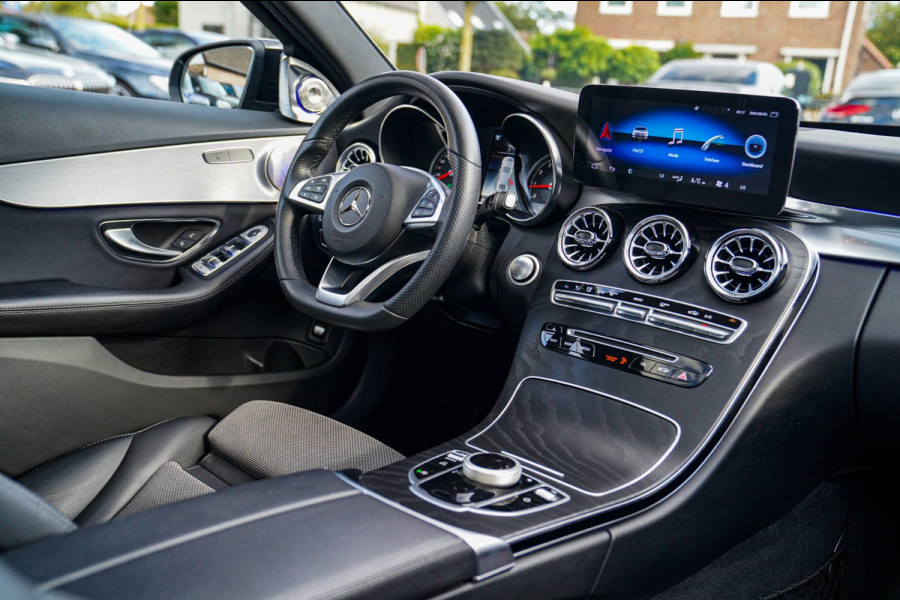 Mercedes-Benz C-Klasse 180 Sport Edition Premium Plus | Dubbele Panorama | AMG Pakket | Stoelverwarming | Xenon / LED | Sfeerverli
