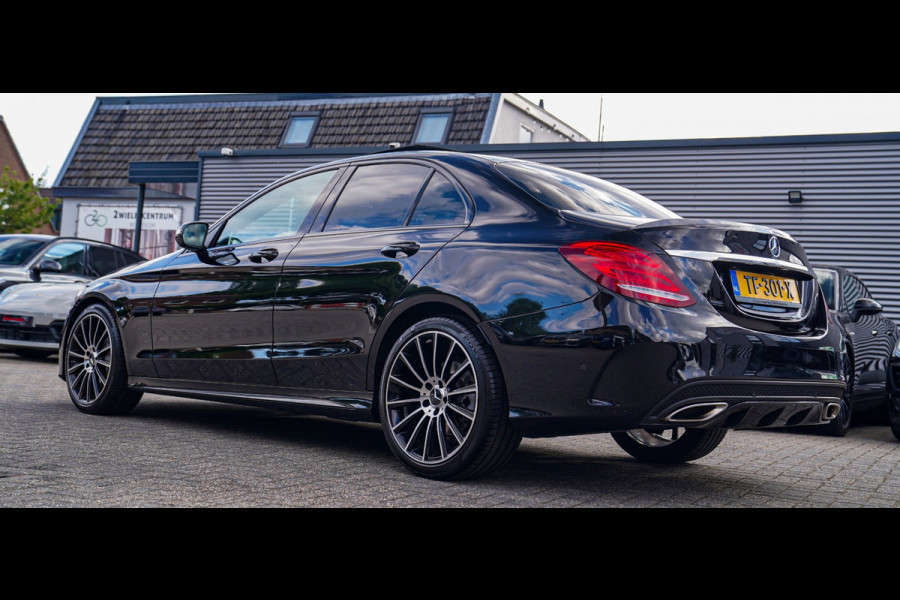 Mercedes-Benz C-Klasse 180 Sport Edition Premium Plus | Dubbele Panorama | AMG Pakket | Stoelverwarming | Xenon / LED | Sfeerverli