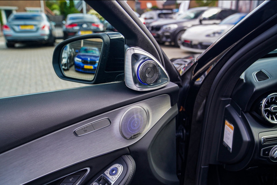 Mercedes-Benz C-Klasse 180 Sport Edition Premium Plus | Dubbele Panorama | AMG Pakket | Stoelverwarming | Xenon / LED | Sfeerverli