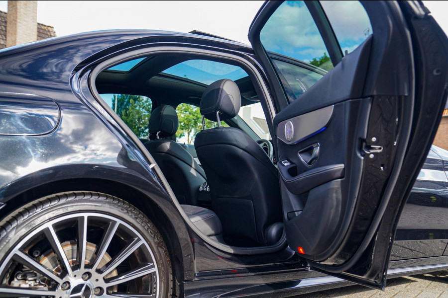 Mercedes-Benz C-Klasse 180 Sport Edition Premium Plus | Dubbele Panorama | AMG Pakket | Stoelverwarming | Xenon / LED | Sfeerverli