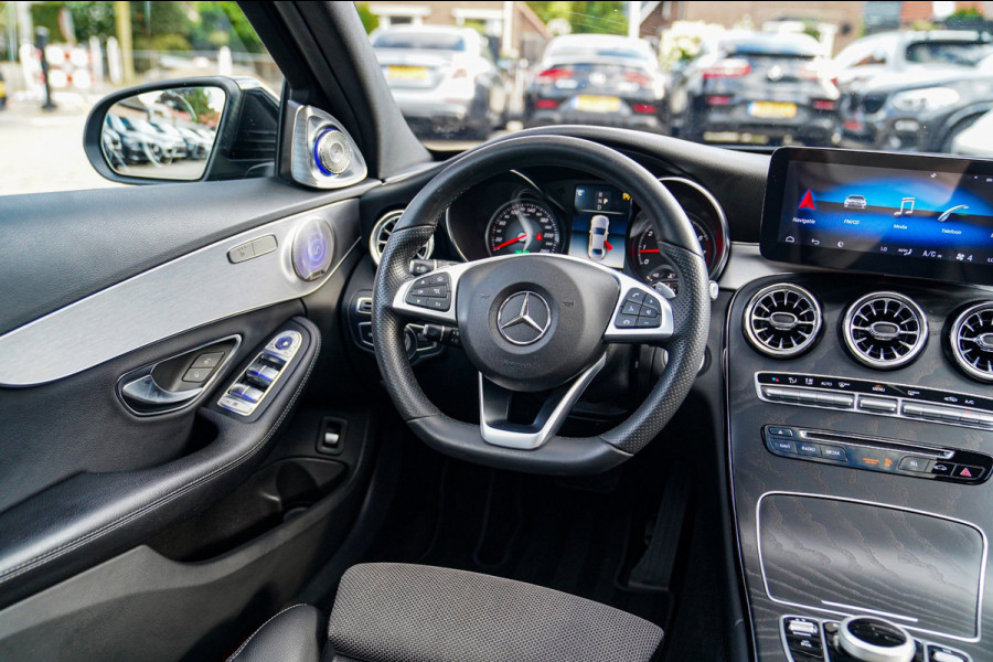 Mercedes-Benz C-Klasse 180 Sport Edition Premium Plus | Dubbele Panorama | AMG Pakket | Stoelverwarming | Xenon / LED | Sfeerverli