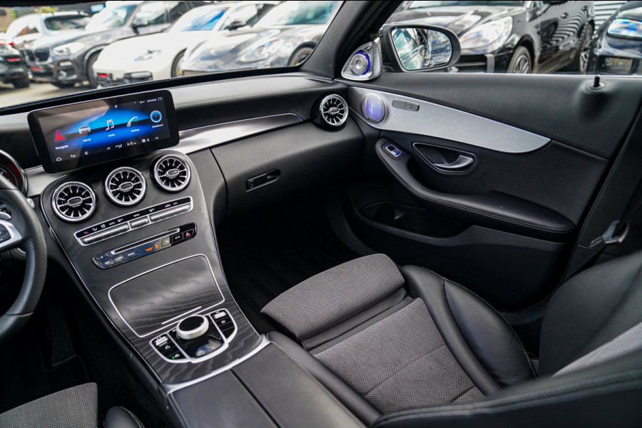 Mercedes-Benz C-Klasse 180 Sport Edition Premium Plus | Dubbele Panorama | AMG Pakket | Stoelverwarming | Xenon / LED | Sfeerverli