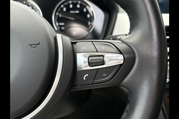 BMW X1 xDrive25e xLine | VOL! | Panoramadak | Harman Kardon | Adaptive Cruise | Keyless | Stoel & Stuurverwarming | Camera | 19 inch velgen | Elektrische achterklep | M stuurwiel |