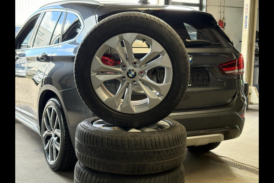 BMW X1 xDrive25e xLine | VOL! | Panoramadak | Harman Kardon | Adaptive Cruise | Keyless | Stoel & Stuurverwarming | Camera | 19 inch velgen | Elektrische achterklep | M stuurwiel |