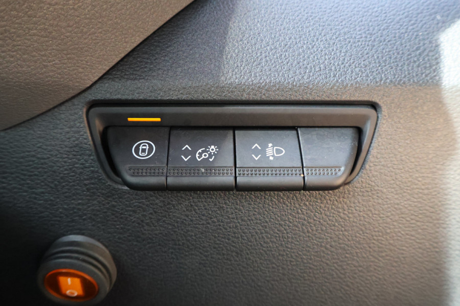 Renault Master 2.0 dCi 170pk Bakwagen met Laadklep