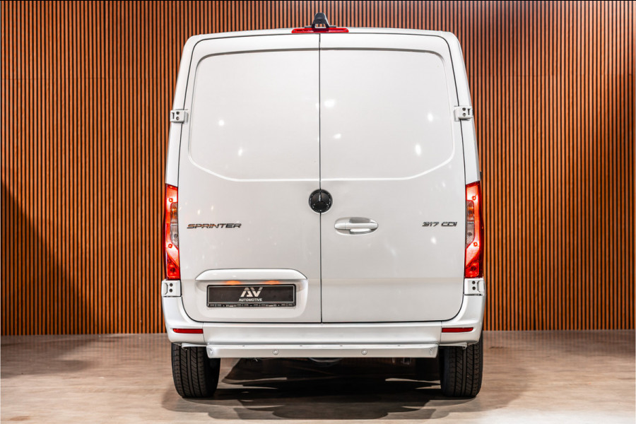 Mercedes-Benz Sprinter 317 1.9 CDI | ACC | LED Koplampen | Camera | Sortimo inrichting | Navigatie | CarPlay | Stoelverwarming | MBUX | Climate control | Stoel/Stoel | Dealer onderhouden | Nieuwe APK