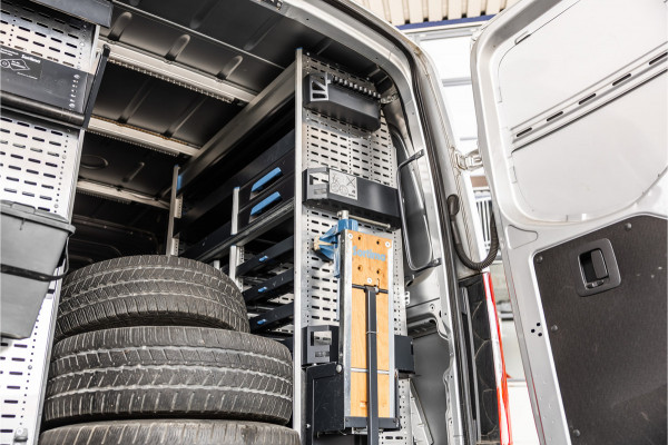 Mercedes-Benz Sprinter 317 1.9 CDI | ACC | LED Koplampen | Camera | Sortimo inrichting | Navigatie | CarPlay | Stoelverwarming | MBUX | Climate control | Stoel/Stoel | Dealer onderhouden | Nieuwe APK