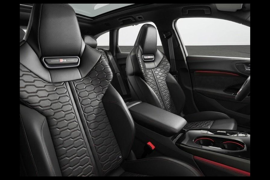 Audi RS5 Avant e-hybrid 470 kW / 639 pk | Audi Sportpakket | Amethyst Porsche kleur | Panorama-glasdak | Head-up display |