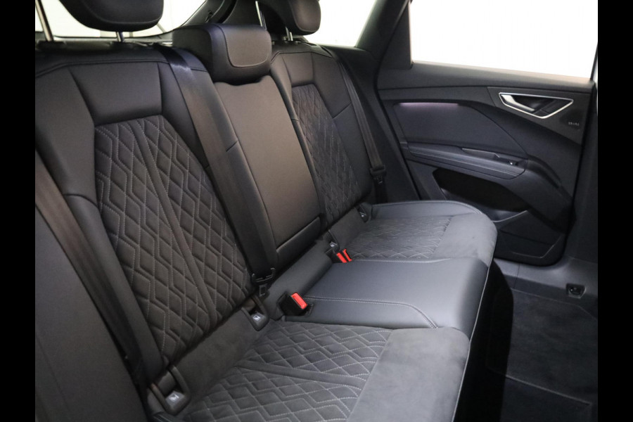 Audi Q4 e-tron 50 quattro Launch edition S Competition 77 kWh 299 pk | Navigatie | Warmtepomp | Trekhaak (wegklapbaar) | Parkeersensoren | Achteruitrijcamera | Elektr. voorstoelen | S-Line |
