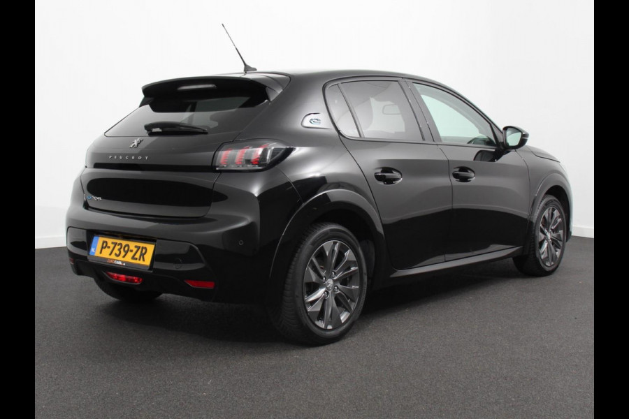 Peugeot e-208 EV Allure Pack 50 kWh Navigatie 3d Digitale Cockpit Camera Climate control Stoelverwarming