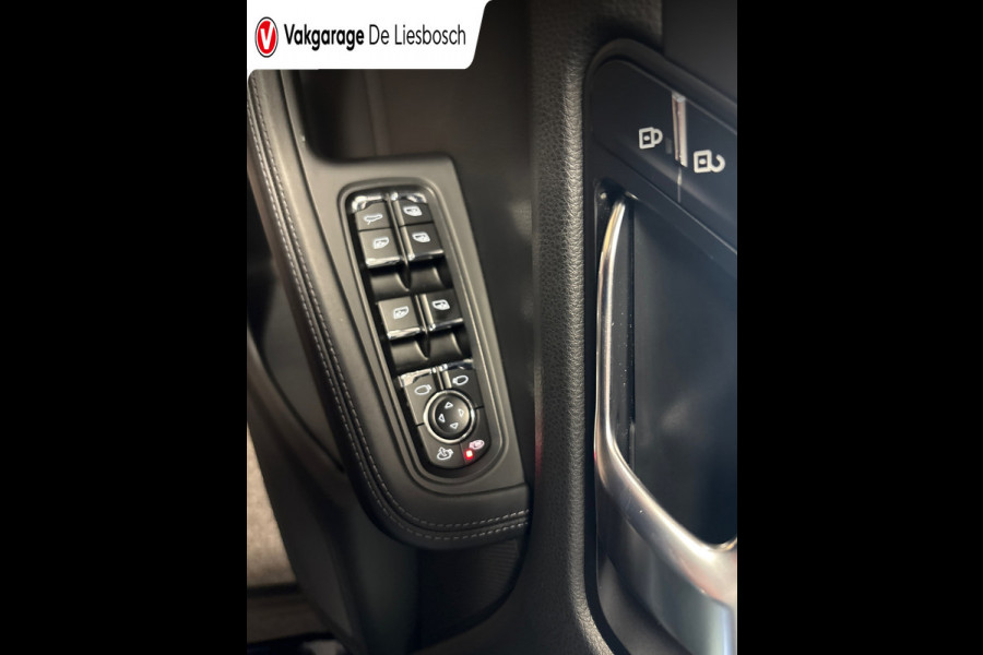 Porsche Macan 2.0/pano/leer/navi/camera/sport chrono/stoelverw/boeken