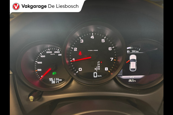Porsche Macan 2.0/pano/leer/navi/camera/sport chrono/stoelverw/boeken