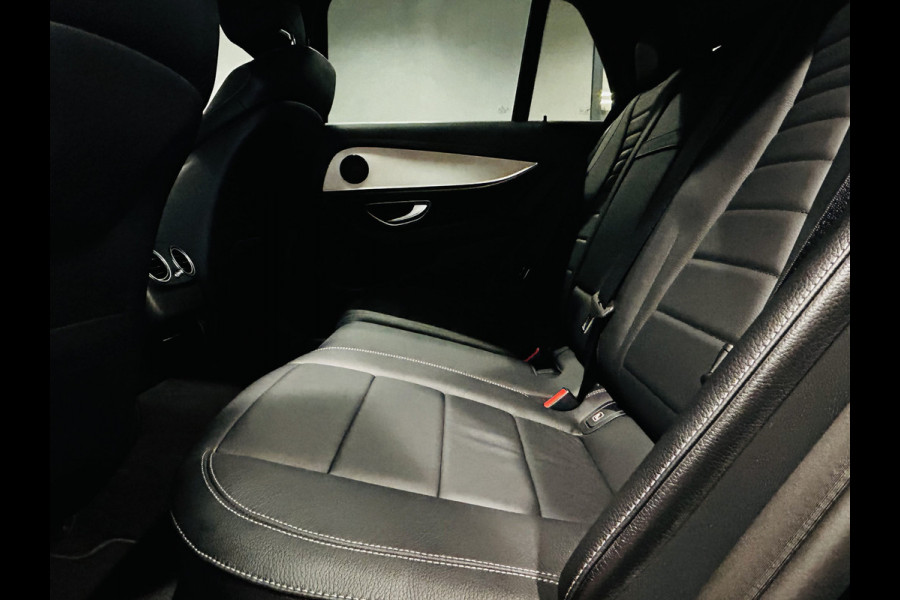 Mercedes-Benz E-Klasse 200 AMG Estate // Trekhaak // Leder // 360 Camera // Nightpakket // Sfeerverlichting // Keyless Entry // Alarm 3 // Dode hoek As