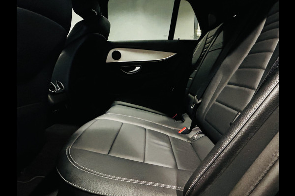 Mercedes-Benz E-Klasse 200 AMG Estate // Trekhaak // Leder // 360 Camera // Nightpakket // Sfeerverlichting // Keyless Entry // Alarm 3 // Dode hoek As