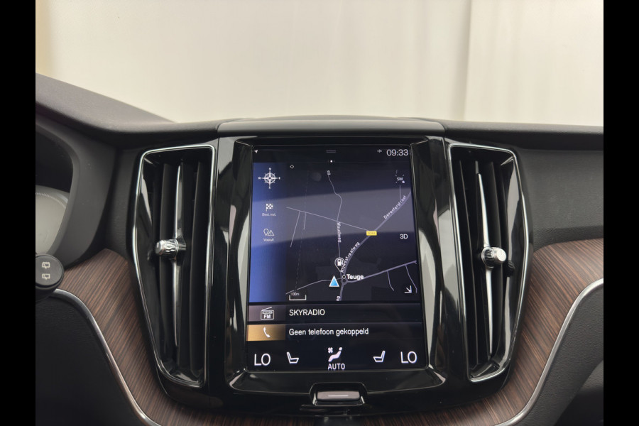 Volvo XC60 2.0 T8 Twin Engine AWD Inscription (Plug-in) *PANO | LEATHER | FULL-LED | MEMORY-PACK | BLINDSPOT | DIGI-COCKPIT | HEATED-COMFORTSEATS | CAMERA | NAVI-FULLMAP | ECC | PDC | TOWBAR | 19''ALU *