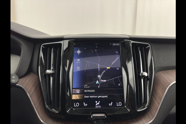 Volvo XC60 2.0 T8 Twin Engine AWD Inscription (Plug-in) *PANO | LEATHER | FULL-LED | MEMORY-PACK | BLINDSPOT | DIGI-COCKPIT | HEATED-COMFORTSEATS | CAMERA | NAVI-FULLMAP | ECC | PDC | TOWBAR | 19''ALU *