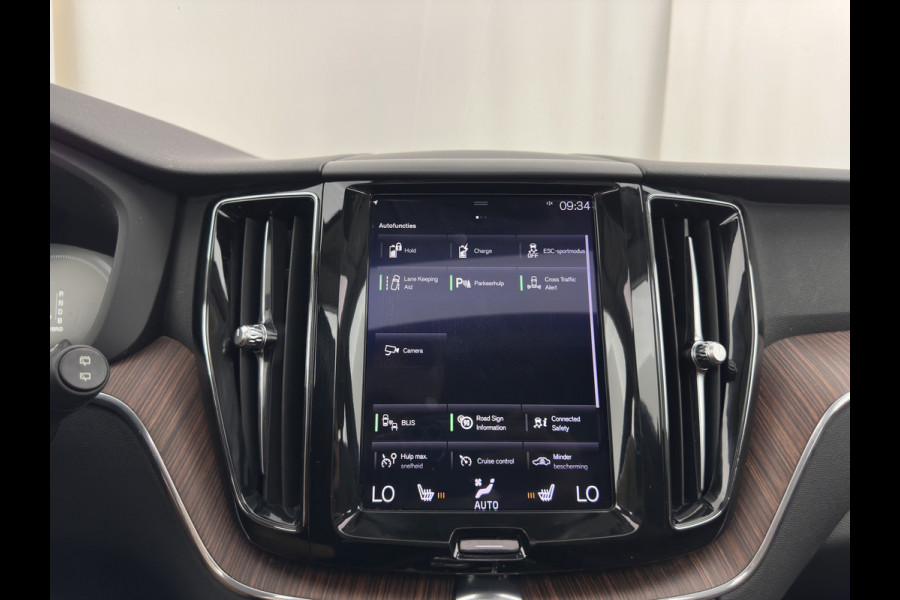 Volvo XC60 2.0 T8 Twin Engine AWD Inscription (Plug-in) *PANO | LEATHER | FULL-LED | MEMORY-PACK | BLINDSPOT | DIGI-COCKPIT | HEATED-COMFORTSEATS | CAMERA | NAVI-FULLMAP | ECC | PDC | TOWBAR | 19''ALU *