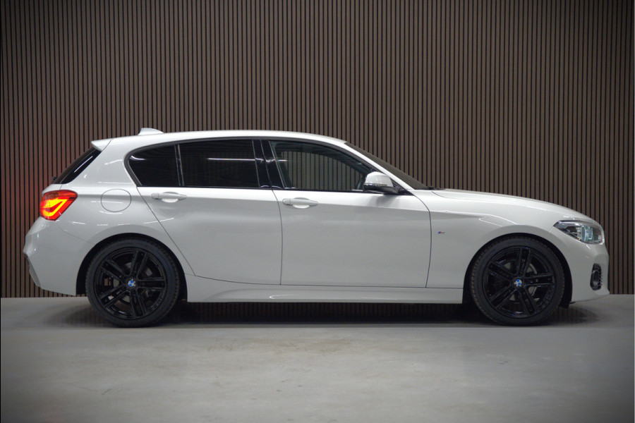 BMW 1-serie 118i Corporate Lease Executive M Sport | Automaat | Stuurverwarming | Stoelverwarming | NAP | Keyless | Cruise Control | PDC | Shadow line | Digital Dash | Navigatie Business | Led |  Dealer Onderhouden |